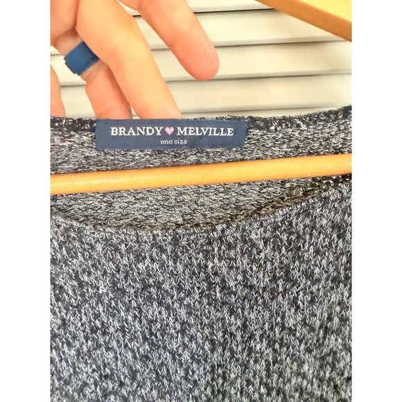 Brandy Melville Gray Knit Long Sleeve Top Lightweight Casual Pullover - Picture 3 of 5